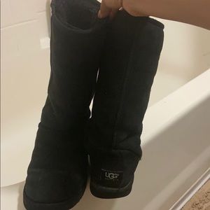 Black tall Ugg’s